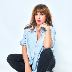 Barbara Bessy, Au bord du monde assise
